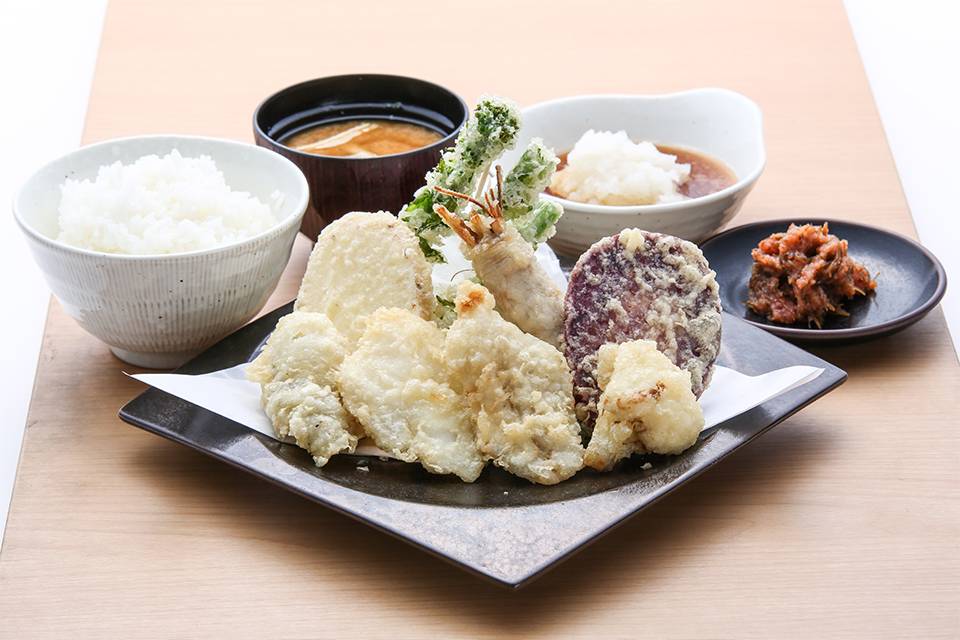 附近餐廳推薦： 博多天ぷら たかお (MARK IS 福岡ももち店) 