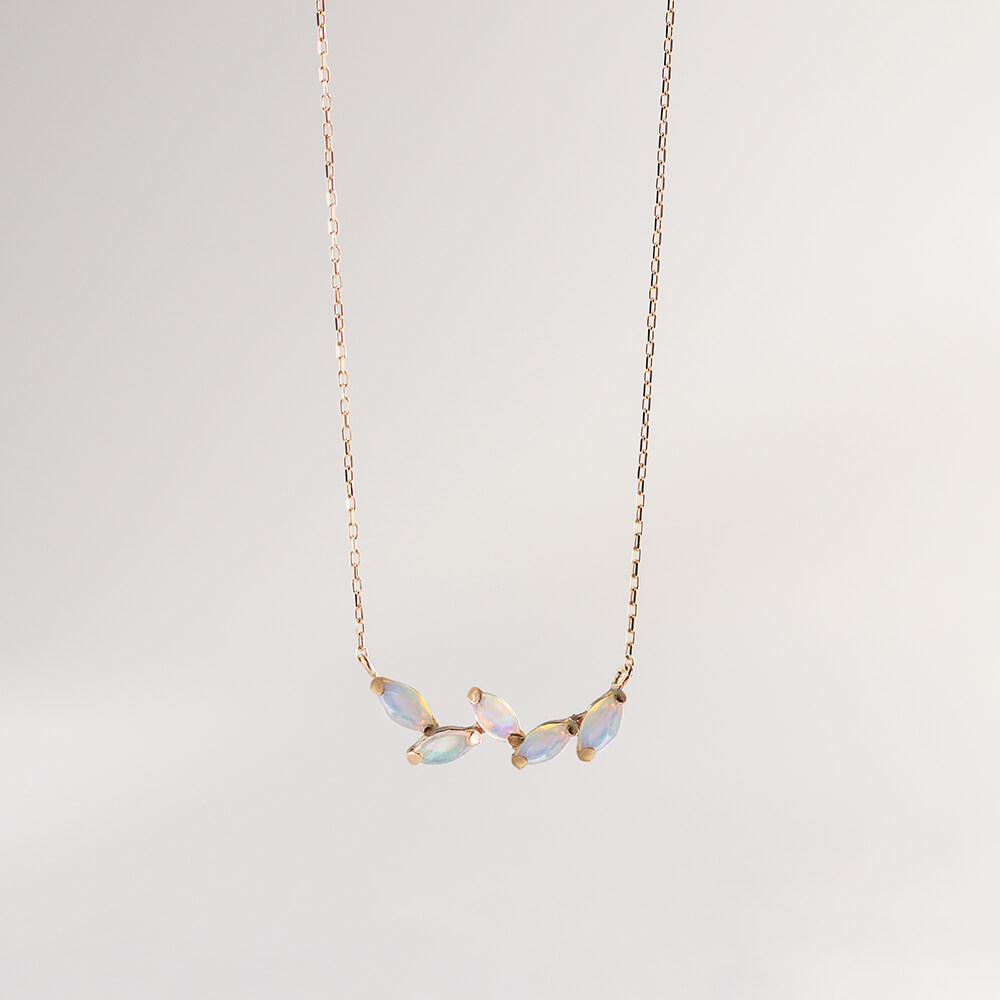 Opal necklace | ショップトピックス |横浜ランドマークタワー