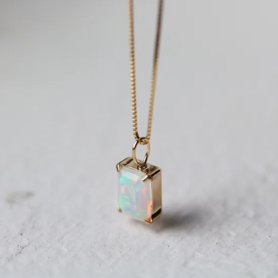 Opal necklace | ショップトピックス |横浜ランドマークタワー